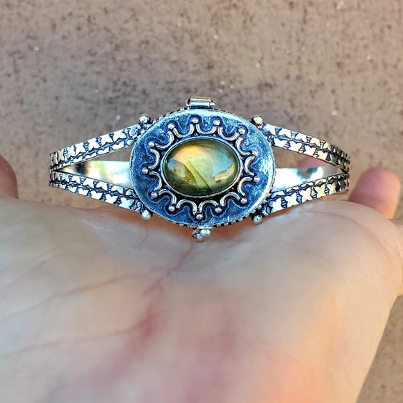New Unique Labradorite 925 Silver Poison Cuff Bracelet. - Picture 16 of 16